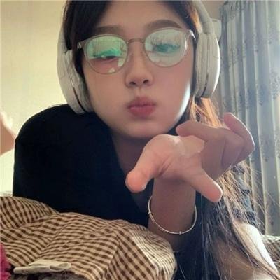 多余的人封面